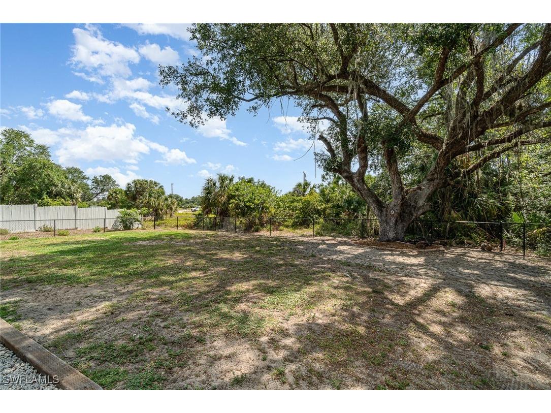 1229 Zinnia Loop Labelle FL 33935 224105366 image36