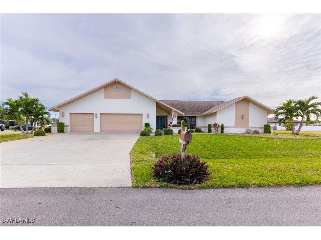 124 SE 39th Terrace Cape Coral FL 33904 224068854 image1
