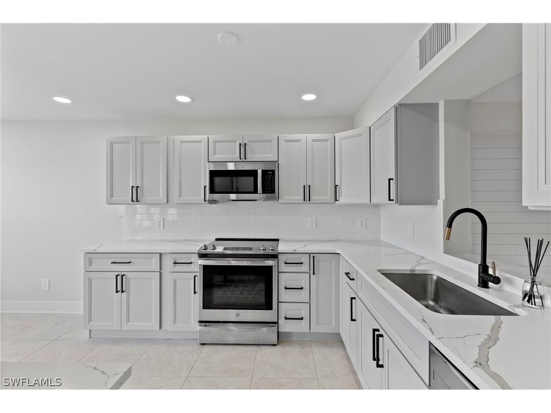 12521 Kelly Sands Way #34 Fort Myers FL 33908 223078455 image7