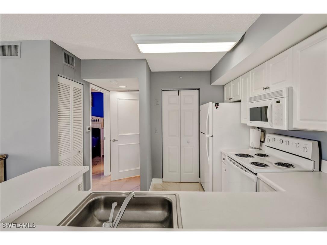 1265 Wildwood Lakes Boulevard #102 Naples FL 34104 225042819 image12