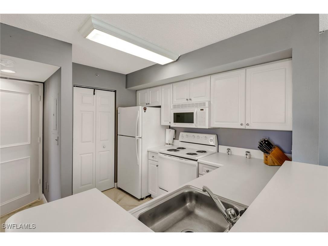 1265 Wildwood Lakes Boulevard #102 Naples FL 34104 225042819 image13