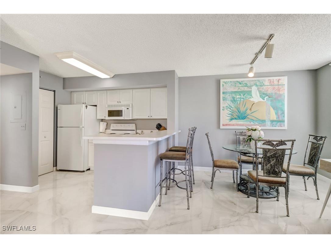 1265 Wildwood Lakes Boulevard #102 Naples FL 34104 225042819 image9