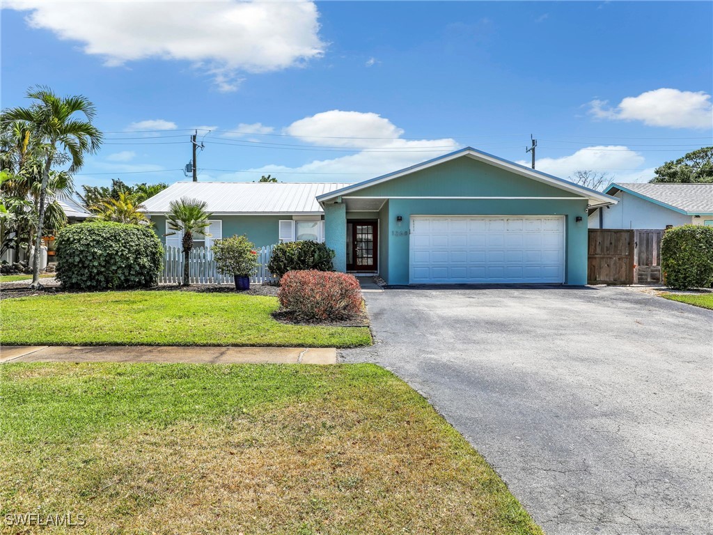 1268 Lake Shore Drive Naples FL 34103 225042405 image1