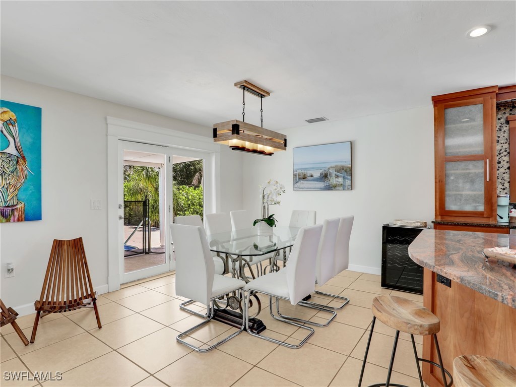 1268 Lake Shore Drive Naples FL 34103 225042405 image4