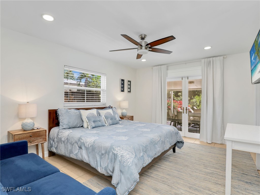 1268 Lake Shore Drive Naples FL 34103 225042405 image8