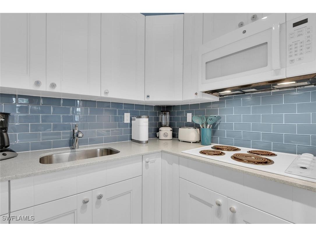 1295 Gulf Shore Boulevard S #218 Naples FL 34102 225016357 image4