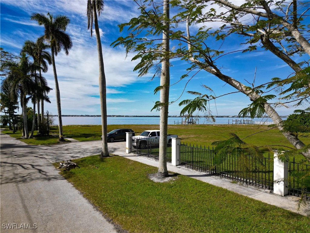 1301 Poinciana Avenue Fort Myers FL 33901 225018708 image20