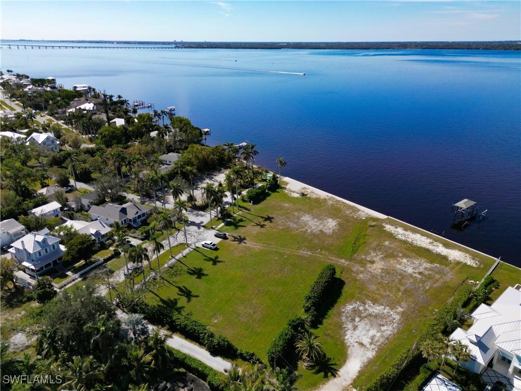 1301 Poinciana Avenue Fort Myers FL 33901 225018708 image6