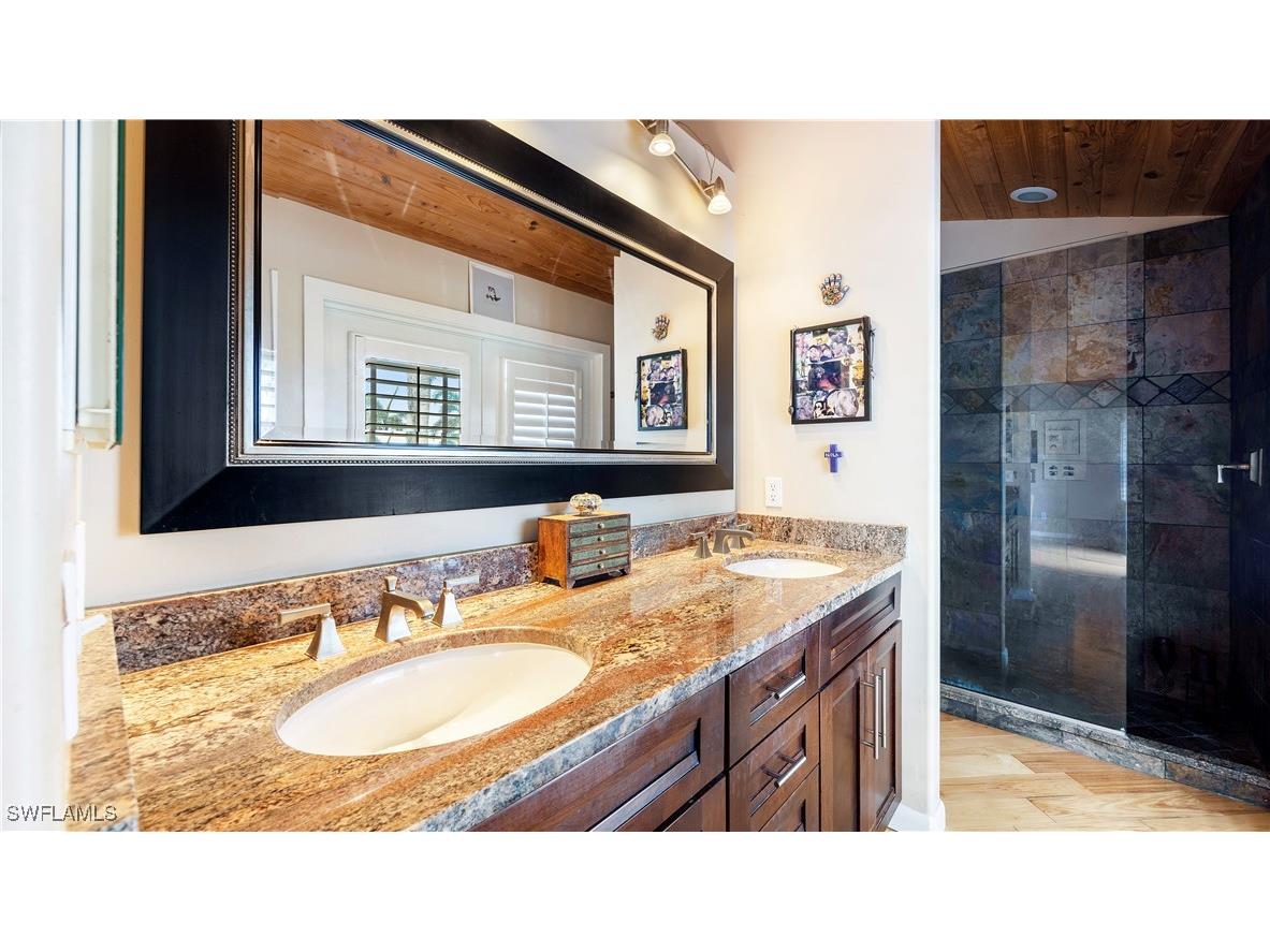 1307 Isabel Drive Sanibel FL 33957 225012659 image25