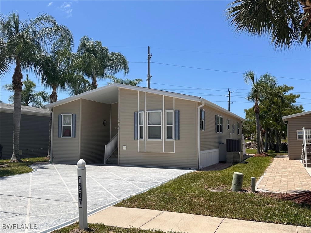 1307 Silver Lakes Boulevard Naples FL 34114 225053162 image1