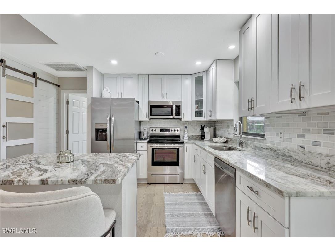 131 SE 7th Place Cape Coral FL 33990 225005107 image1