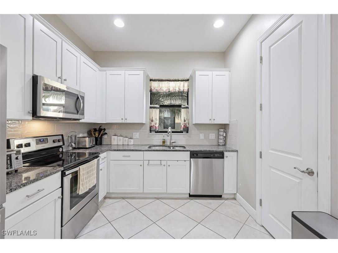 1316 Kendari Terrace Naples FL 34113 225033538 image4