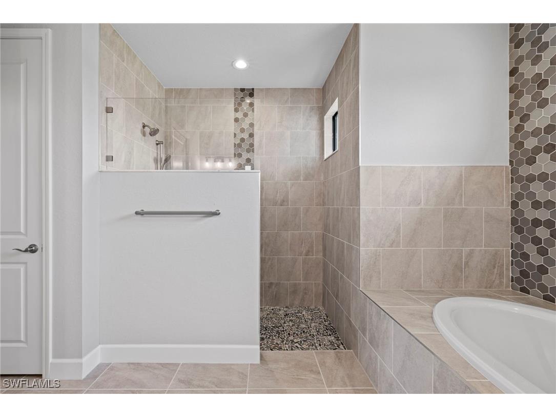 1319 NW 40th Place Cape Coral FL 33993 225030501 image20