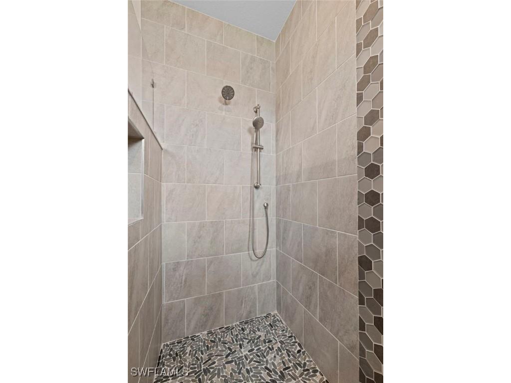 1319 NW 40th Place Cape Coral FL 33993 225030501 image21