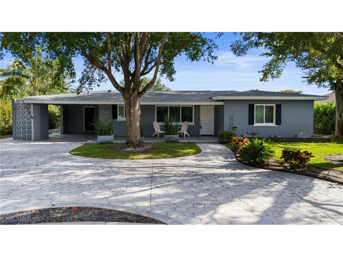 1326 Burtwood Drive Fort Myers FL 33901 225036971 image1