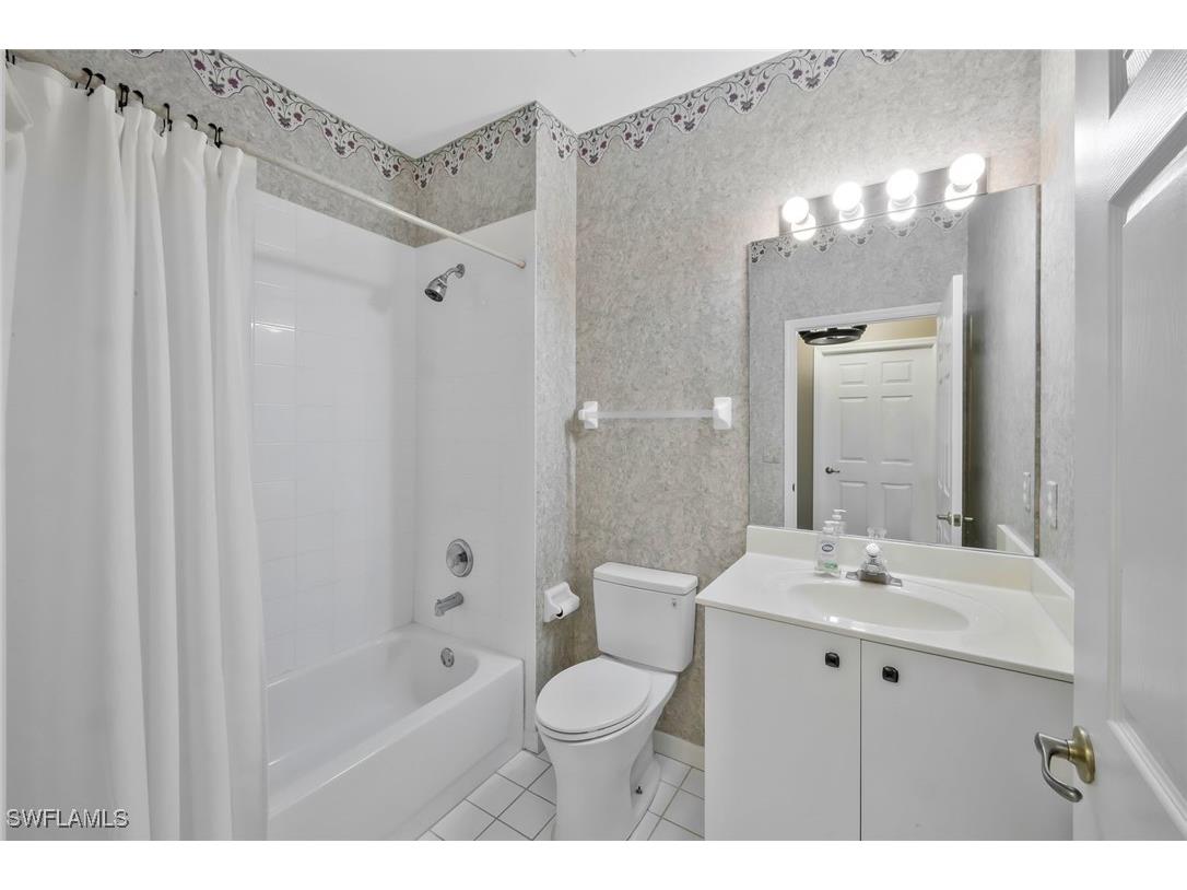 1340 Charleston Square Drive #101 Naples FL 34110 225048083 image17