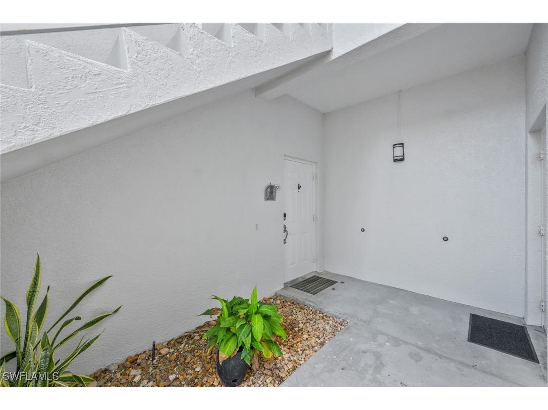 1340 Charleston Square Drive #101 Naples FL 34110 225048083 image18