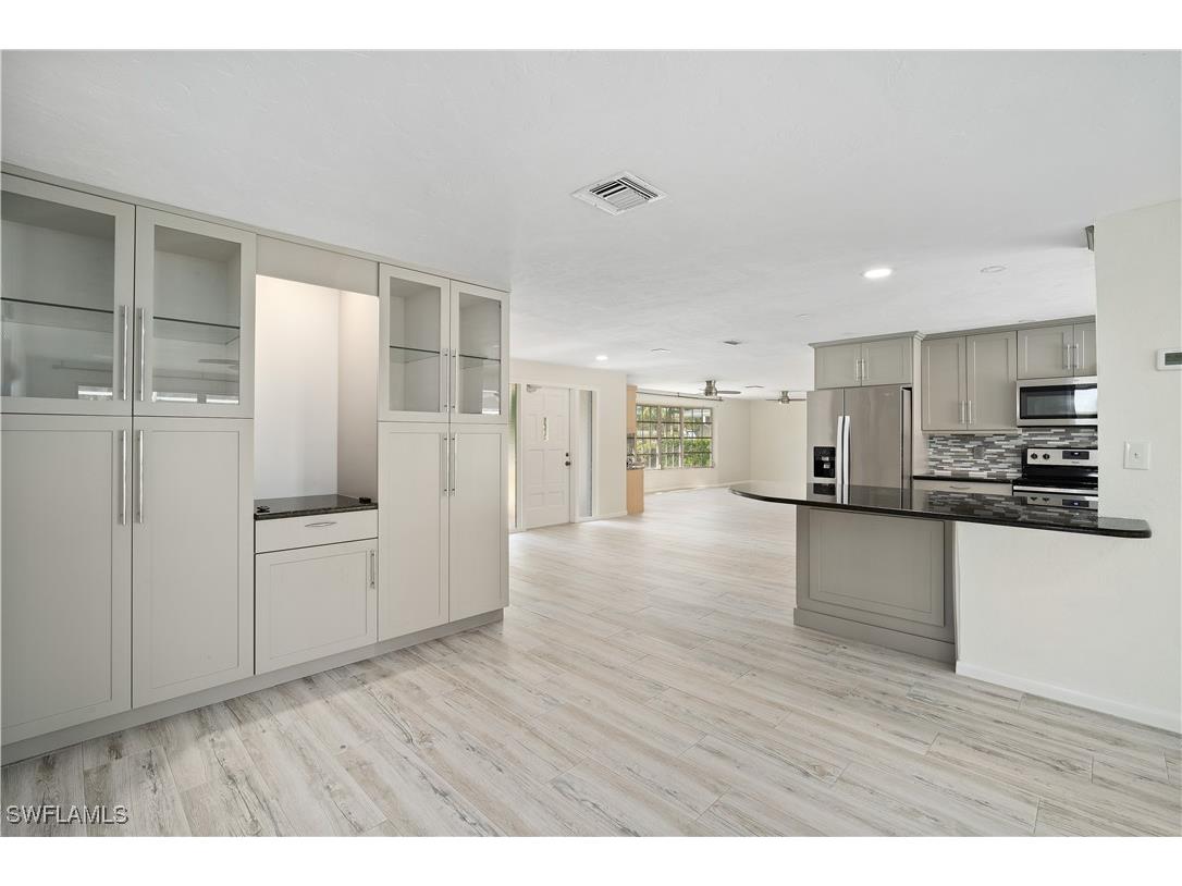 1411 Whiskey Creek Drive Fort Myers FL 33919 225053231 image2