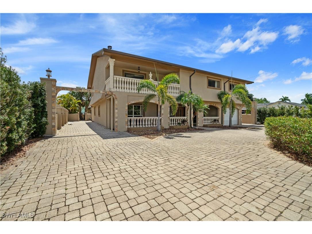 1434 Alhambra Drive Fort Myers FL 33901 225029612 image1
