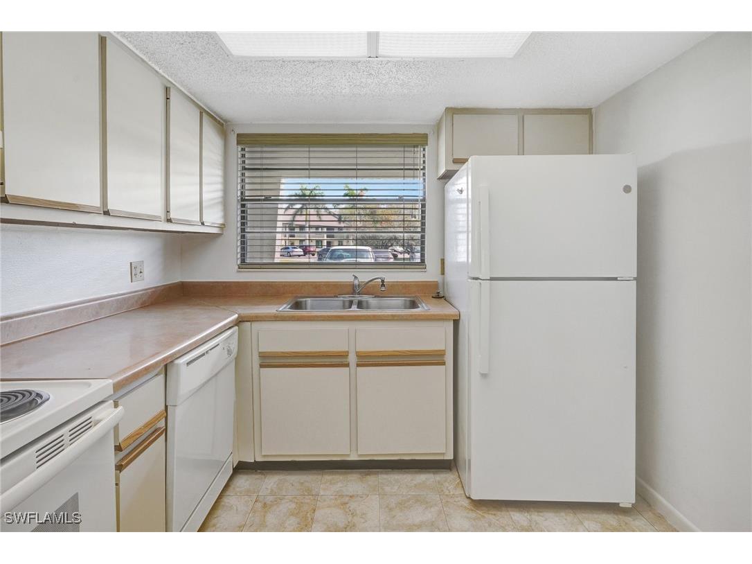 151 Cypress Way E #D3 Naples FL 34110 225033193 image9