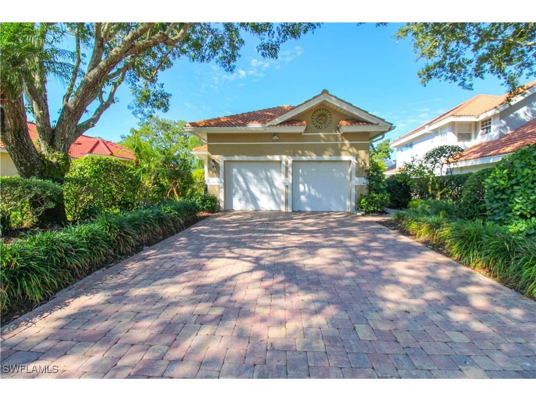 152 Napa Ridge Way Naples FL 34119 225041903 image1