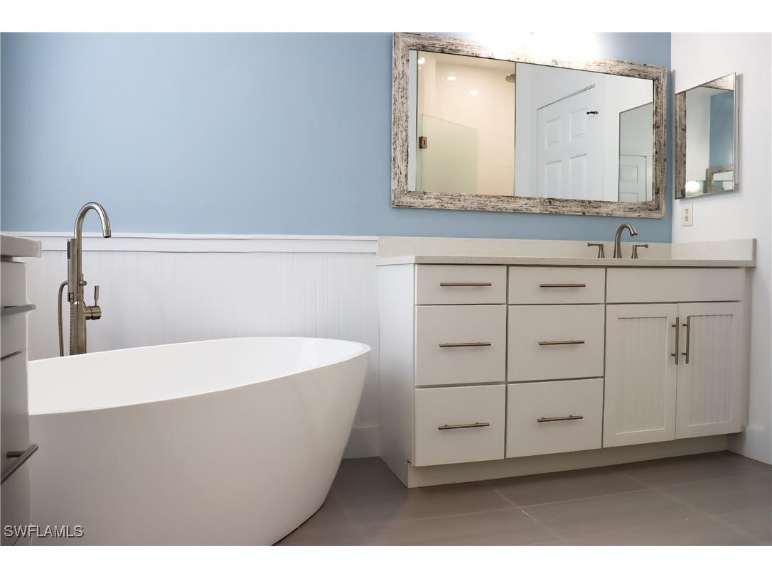 15489 Summit Place Circle #302 Naples FL 34119 225012560 image1