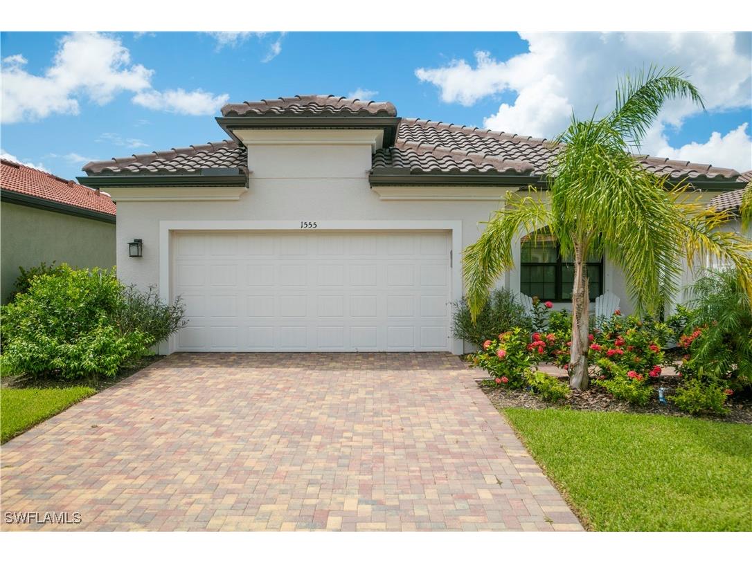 1555 Marton Court Naples FL 34113 225049330 image1