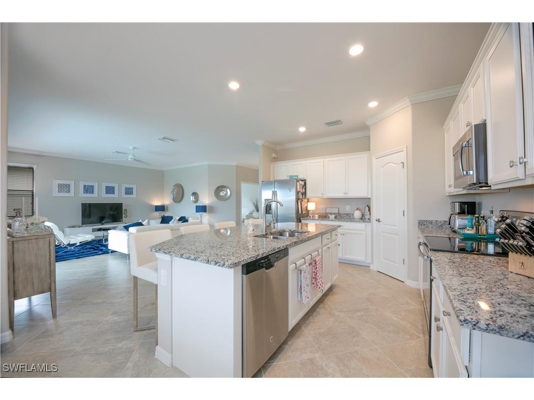 1555 Marton Court Naples FL 34113 225049330 image5