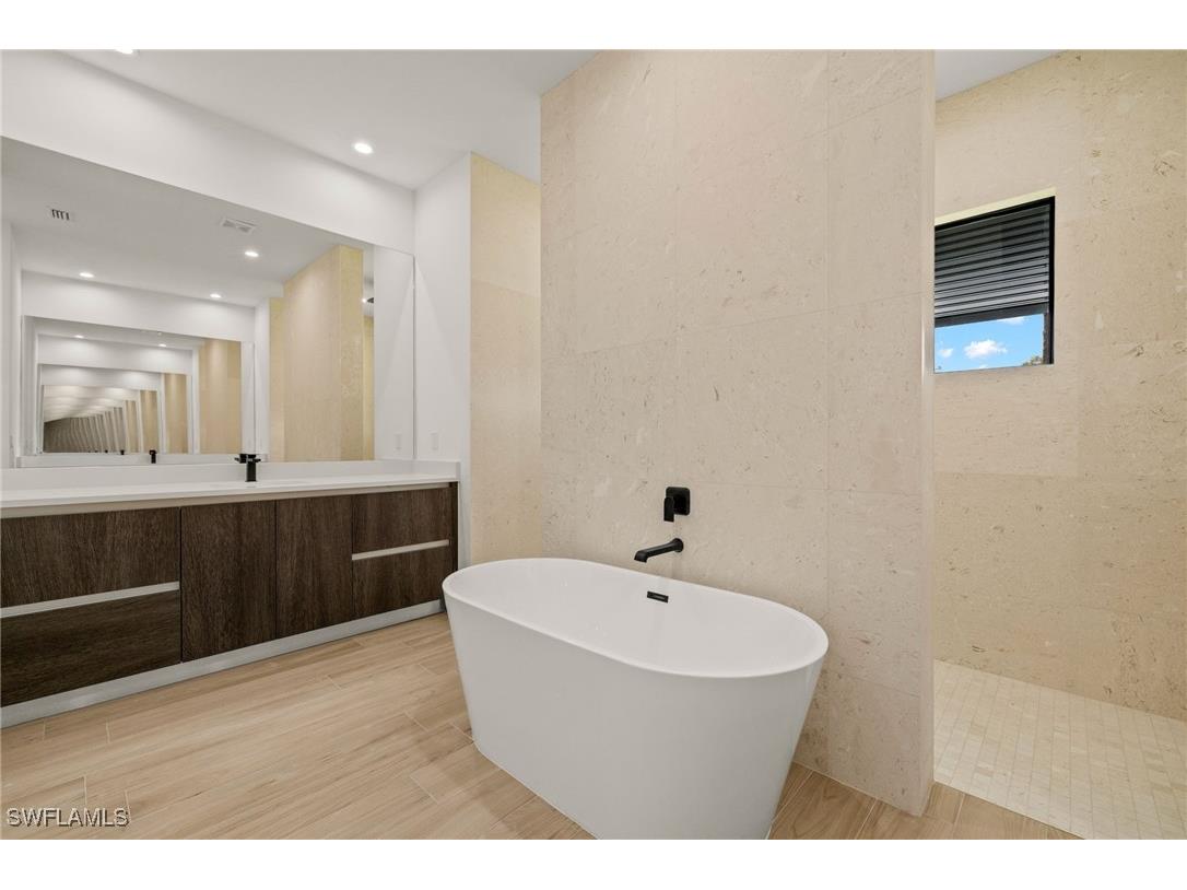 1587 Golden Gate Boulevard W Naples FL 34120 224046424 image27