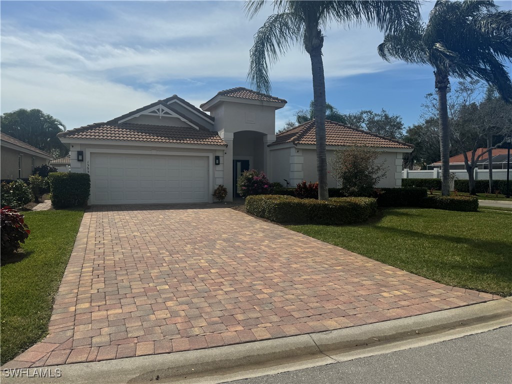 1595 Whispering Oaks Circle Naples FL 34110 225043947 image2