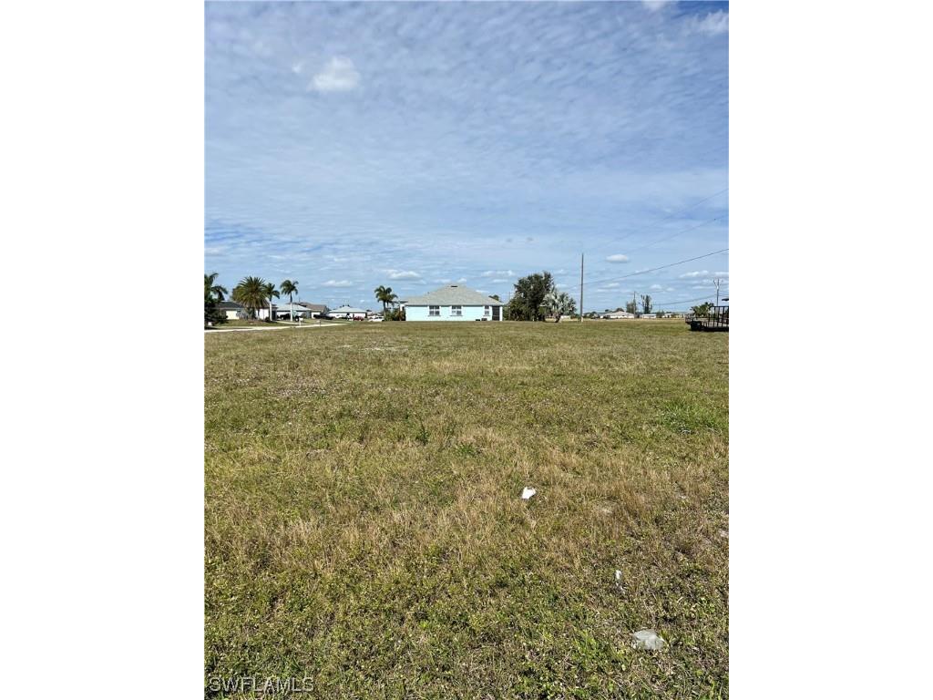 1607 NE 7th Place Cape Coral FL 33909 224015414 image1