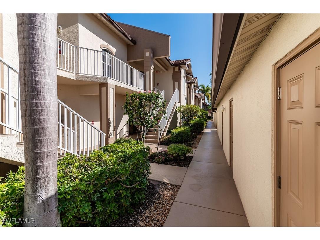 162 Newport Drive #1208 Naples FL 34114 225042732 image5