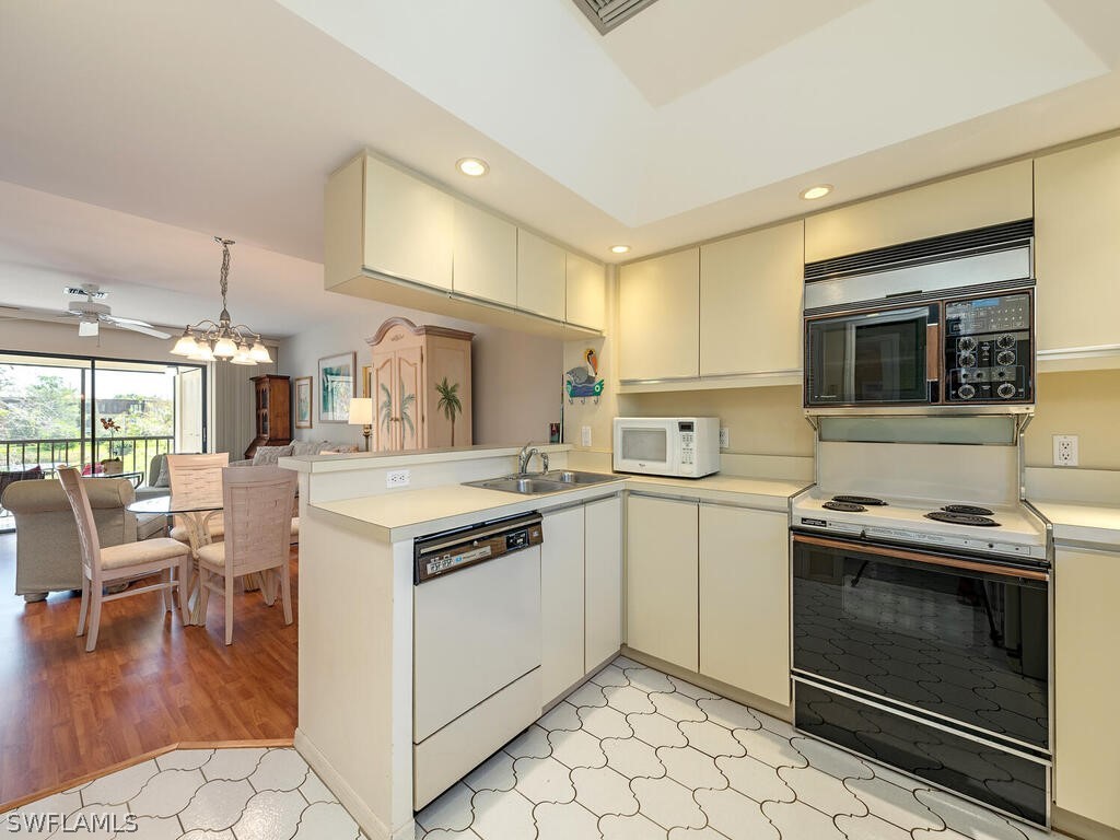 1636 Spoonbill Lane #B Naples FL 34105 224037384 image7