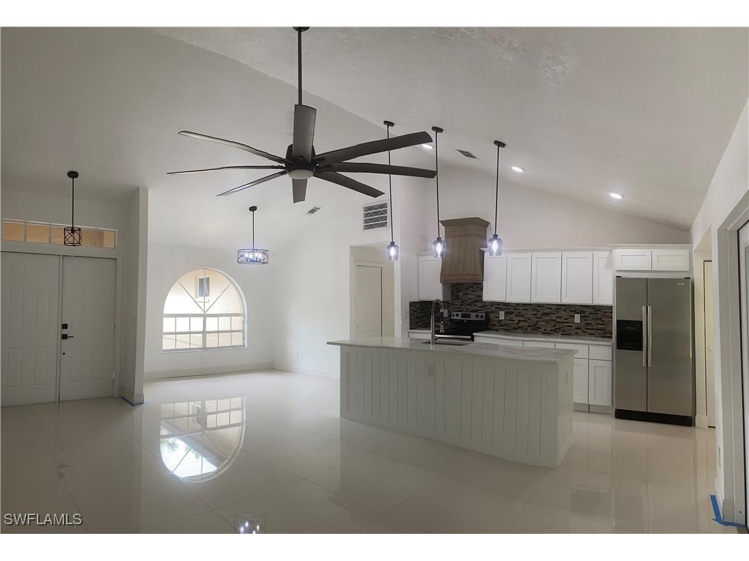 1640 8th Street NE Naples FL 34120 225051099 image1