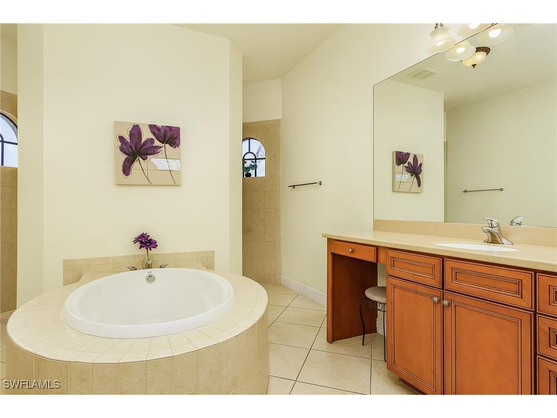 1708 Beach Parkway W Cape Coral FL 33914 225041803 image8