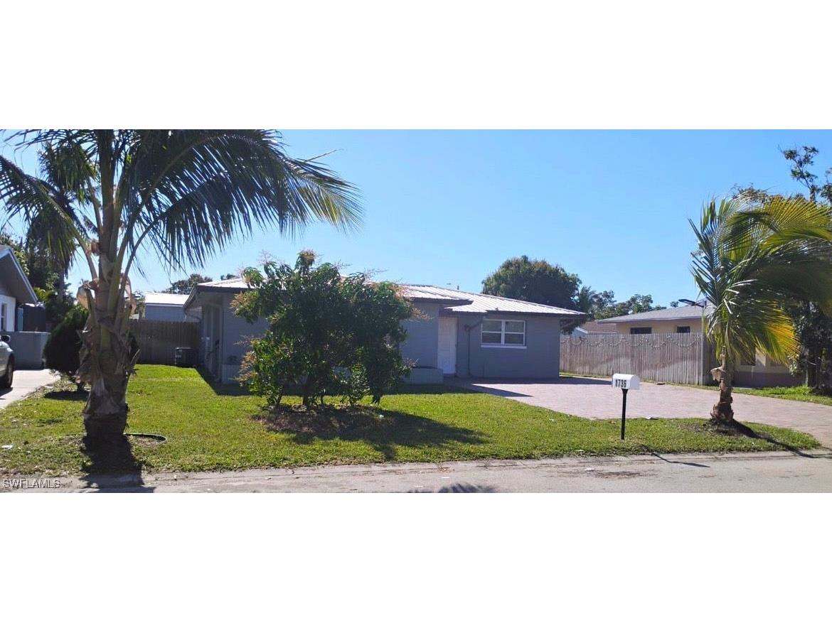 1736 Framingham Court Fort Myers FL 33907 225000150 image1