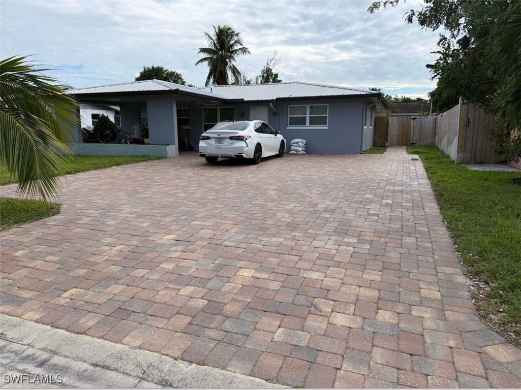 1736 Framingham Court Fort Myers FL 33907 225000150 image2
