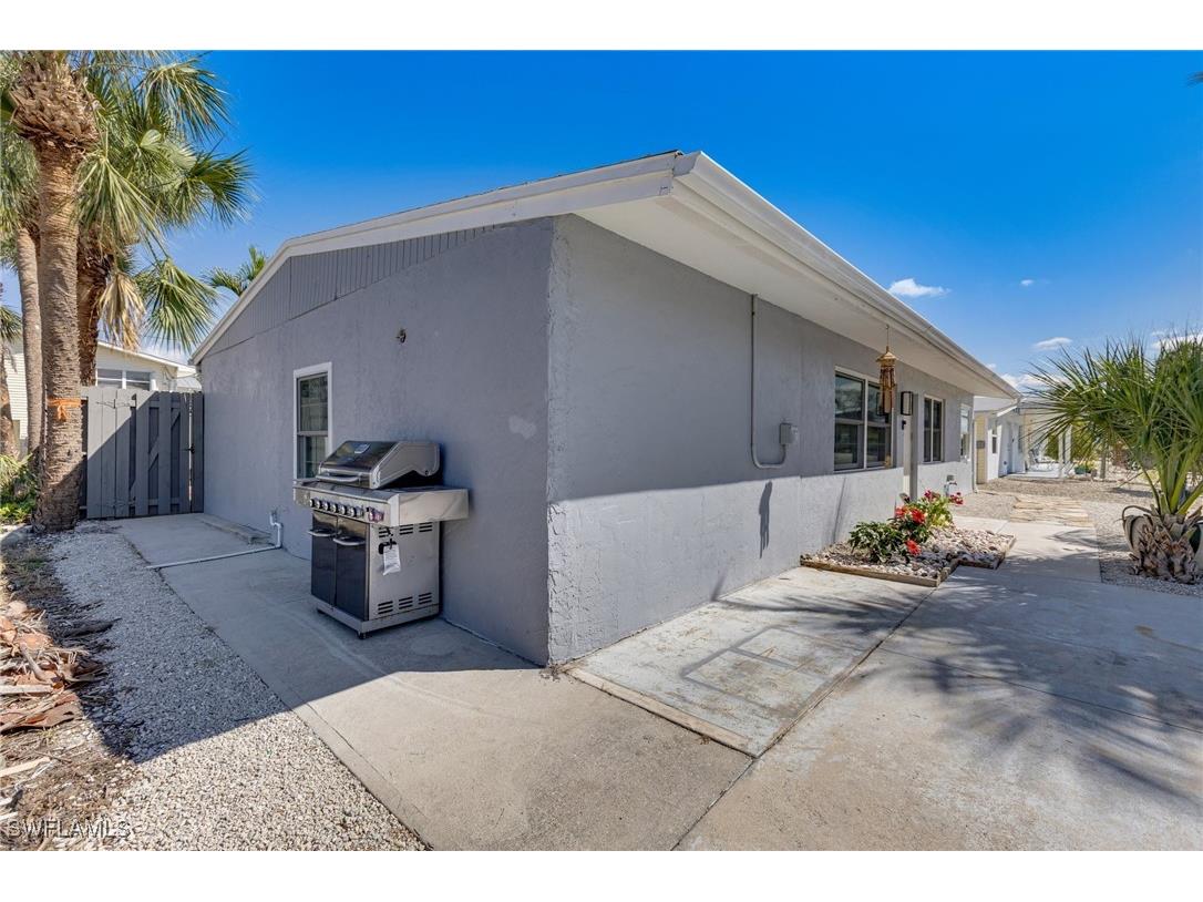 179 Hibiscus Drive Fort Myers Beach FL 33931 225045036 image3