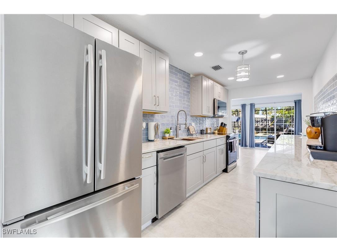 179 Hibiscus Drive Fort Myers Beach FL 33931 225045036 image9