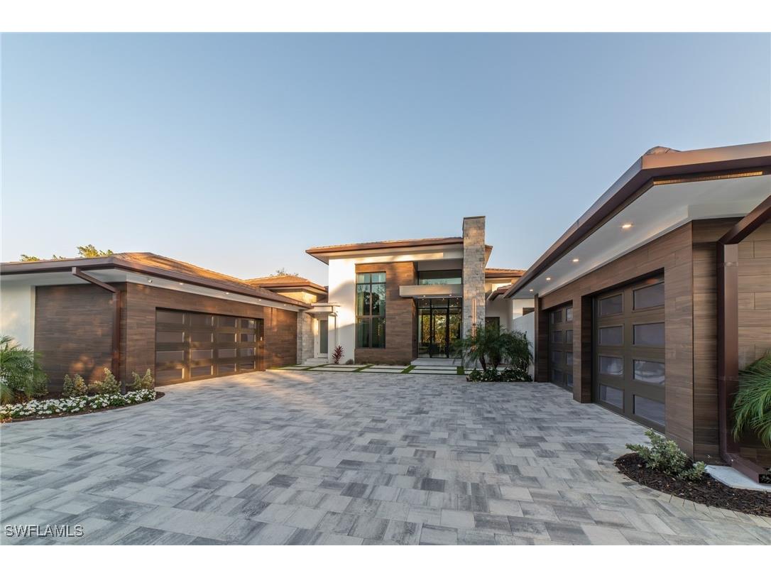 18 Caribbean Road Naples FL 34108 223025774 image1