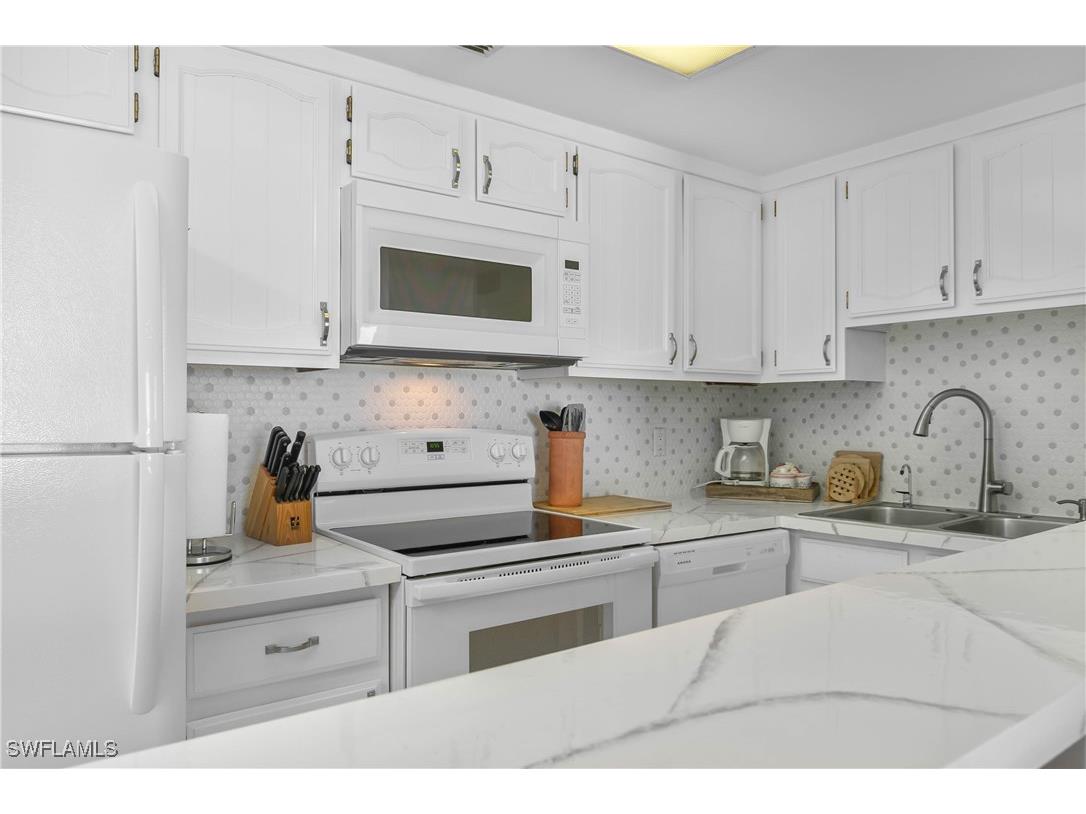 180 Seaview Court #515 Marco Island FL 34145 225023600 image4