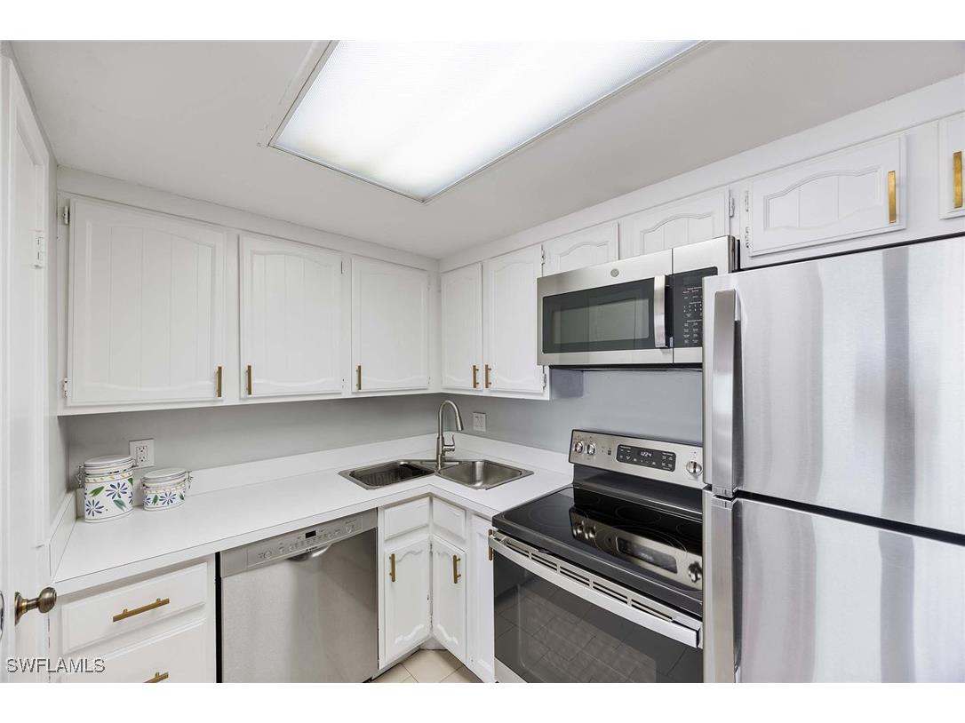 180 Seaview Court #814 Marco Island FL 34145 225044254 image11