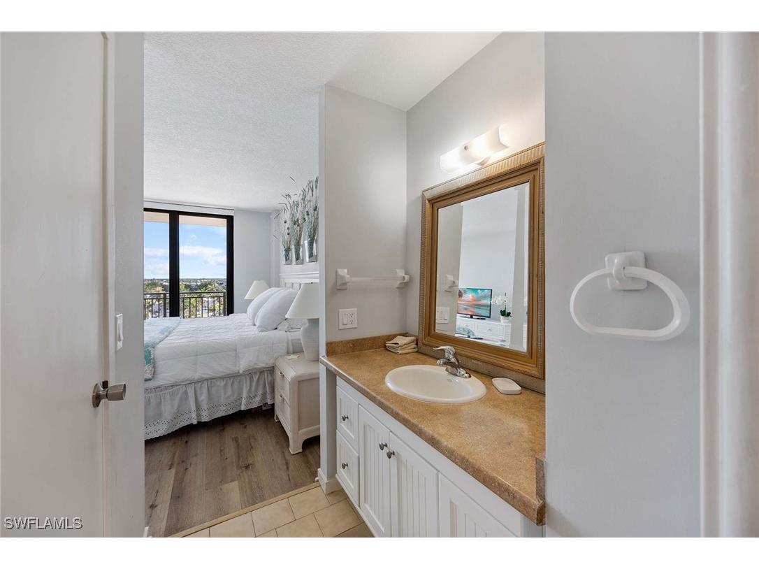 180 Seaview Court #814 Marco Island FL 34145 225044254 image15