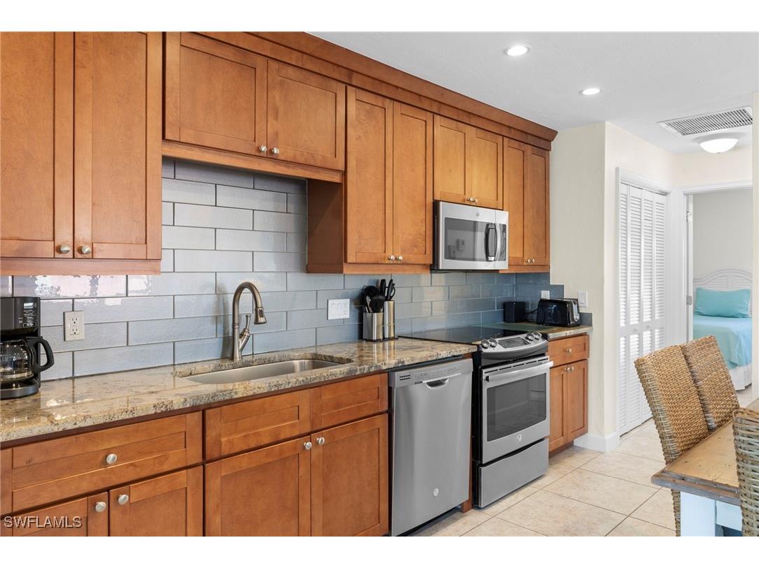 1811 Olde Middle Gulf Drive #1 Sanibel FL 33957 225024793 image6