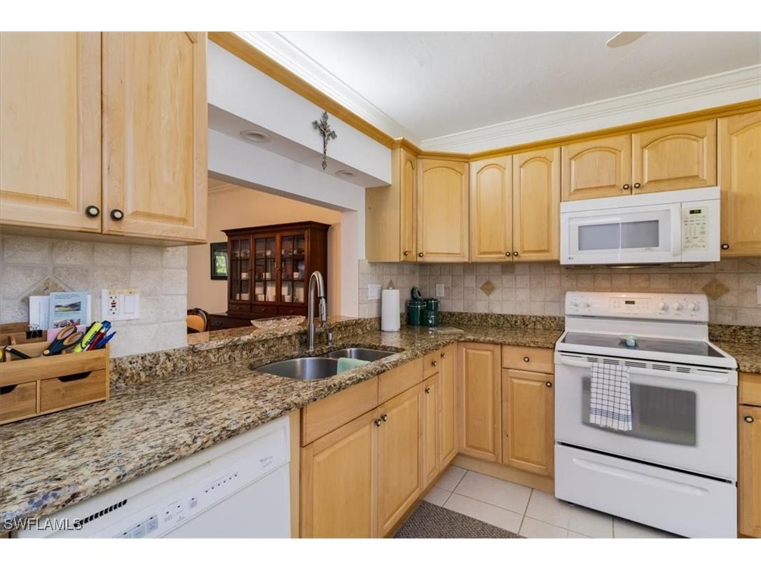 1816 Kings Lake Boulevard #101 Naples FL 34112 225033255 image8