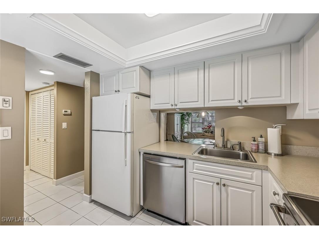 1828 Pine Valley Drive #101 Fort Myers FL 33907 224077326 image4