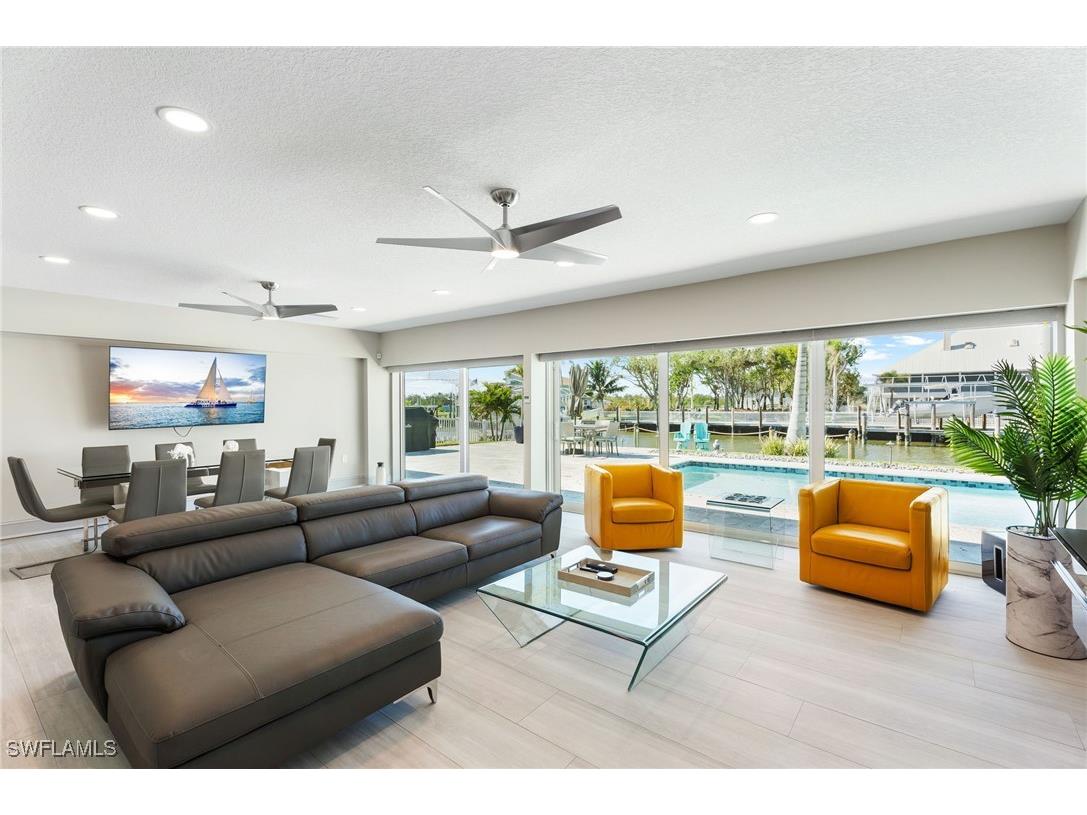 18548 Cutlass Drive Fort Myers Beach FL 33931 224098897 image1