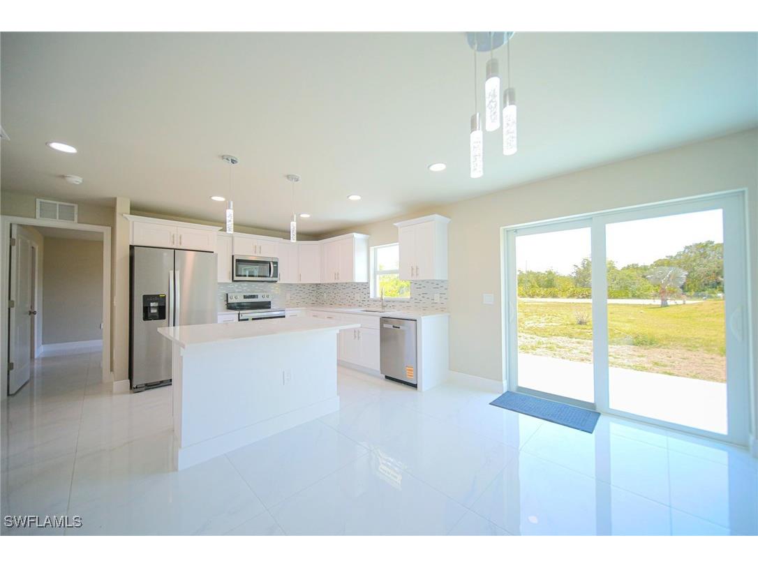 1895 Weldon Avenue Lehigh Acres FL 33972 225050463 image2