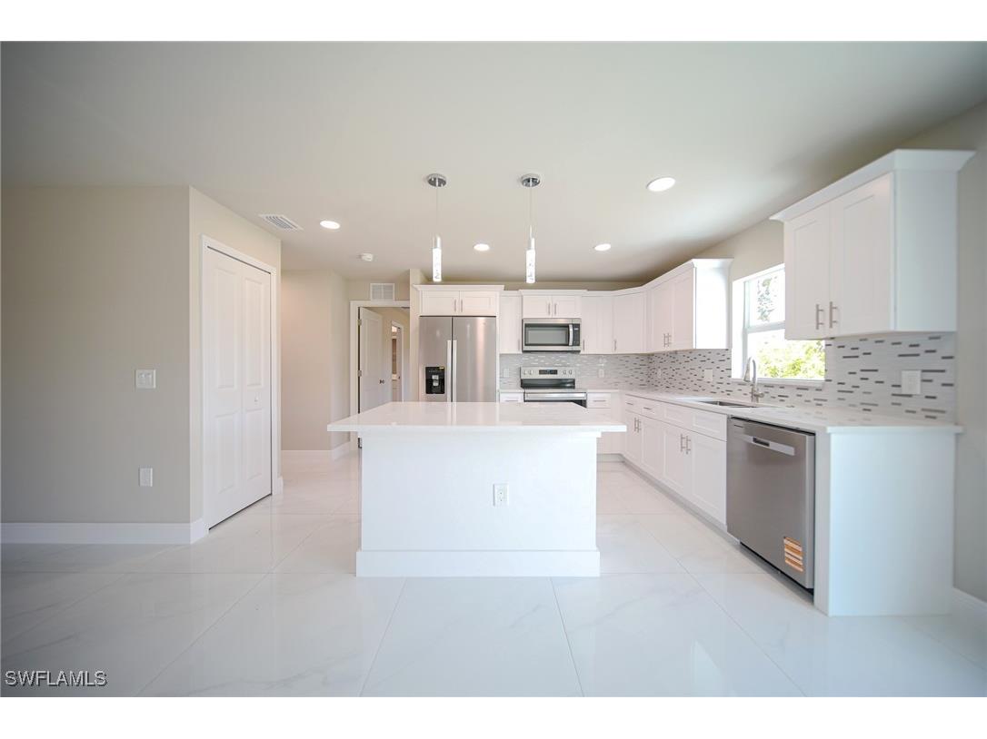 1895 Weldon Avenue Lehigh Acres FL 33972 225050463 image3