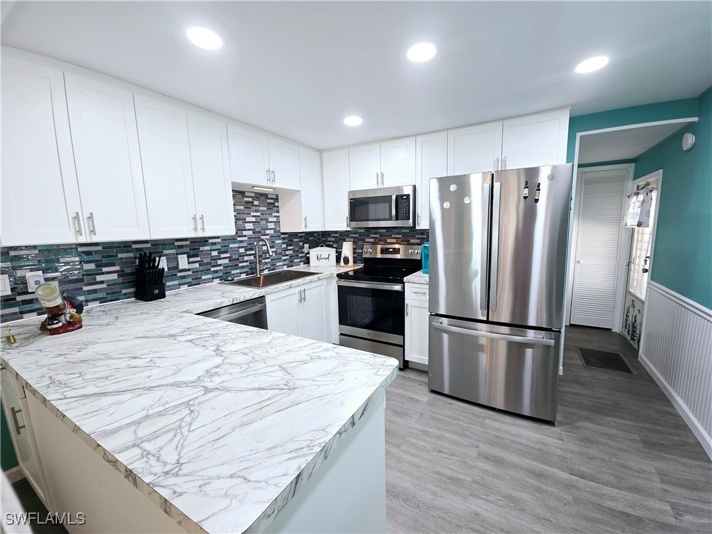 19 Moorhead Manor Naples FL 34112 225010843 image5